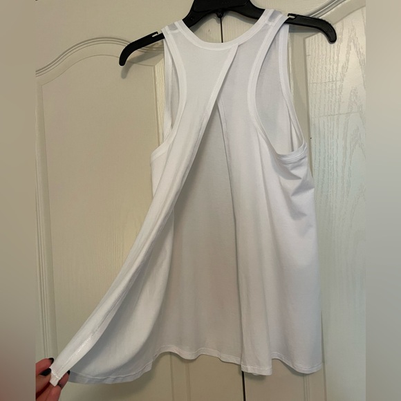 Lululemon White Open Back Tank Top, Size 6 - Picture 3 of 5